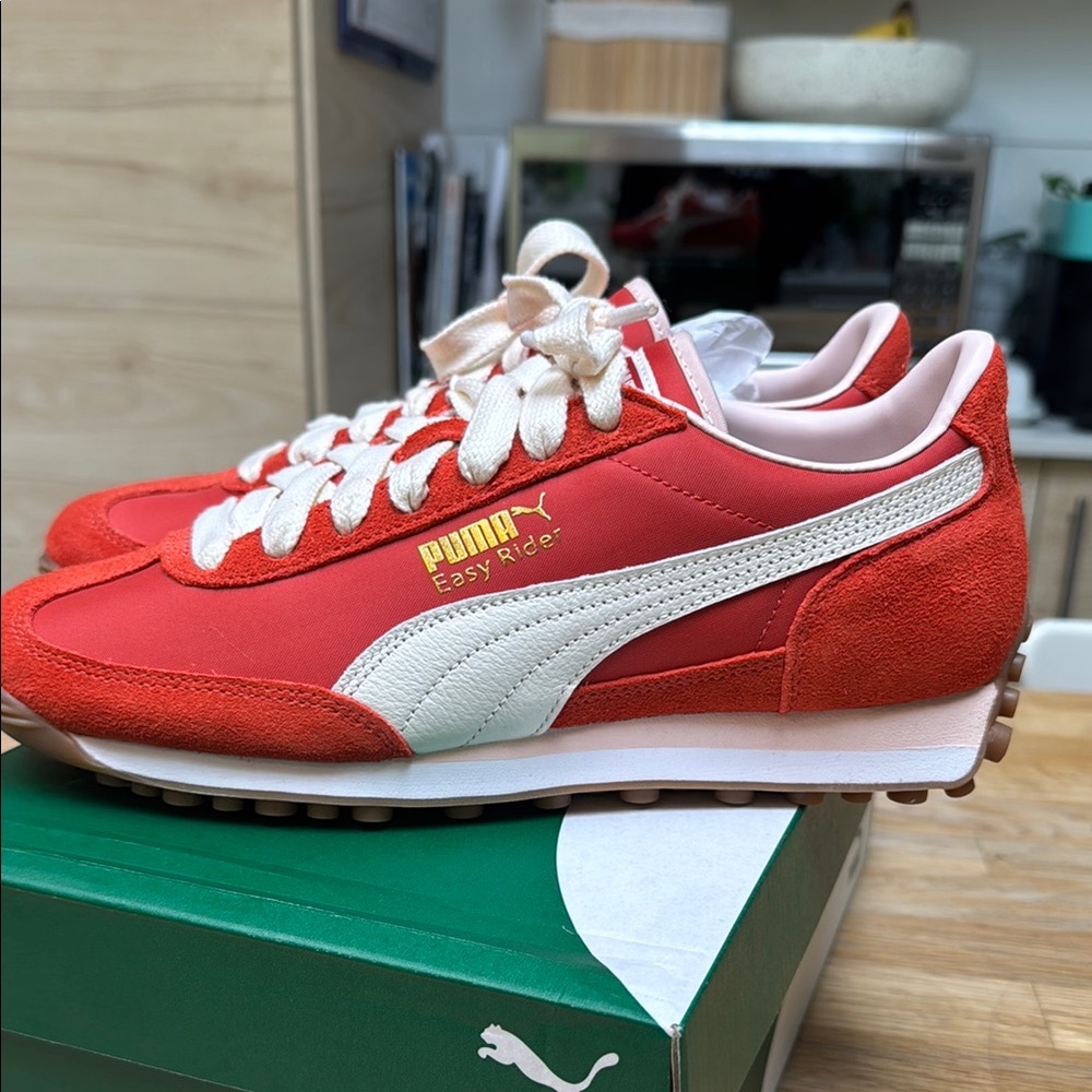 Brand new Puma Red and White Sneakers Easy Riders “Lovers”